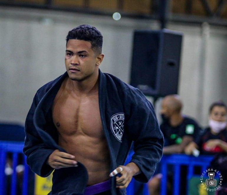 Monlevadense John Maycon embarca para Abu Dhabi em busca de inédito título mundial de Jiu-Jitsu