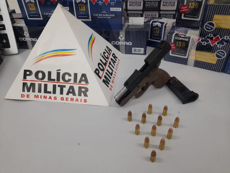 PM apreende pistola e detém suspeitos em casa de jogos de azar