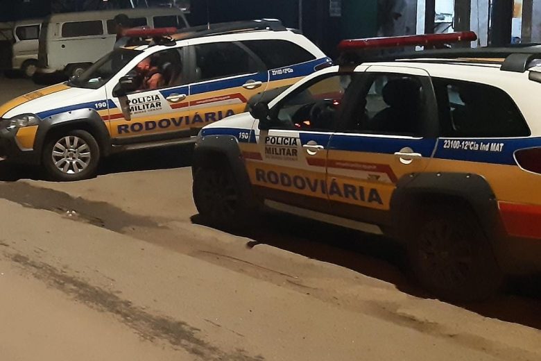 Caminhão tem parte da carga roubada na estrada de Nova Era