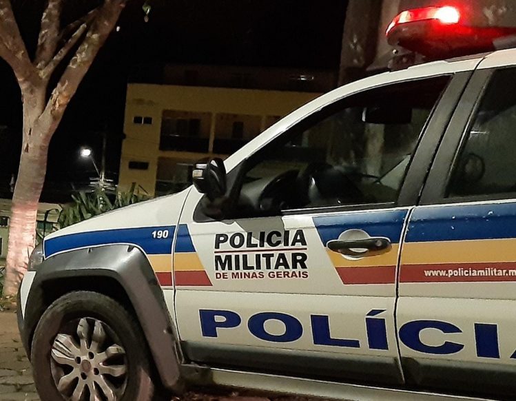 Homem ameaça jovem por suposto vazamento de nudes da esposa