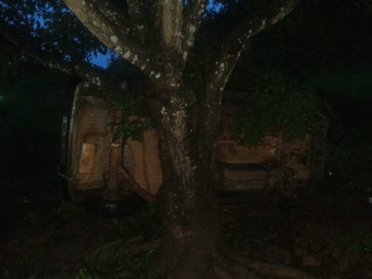 Motorista é socorrido em estado grave após acidente na MG-129