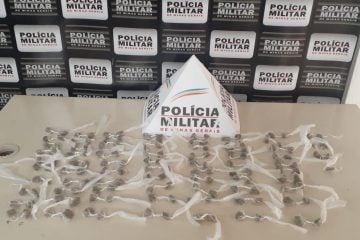 Esconde sacola com 147 buchas de maconha, é denunciado, e PM apreende a droga em Monlevade