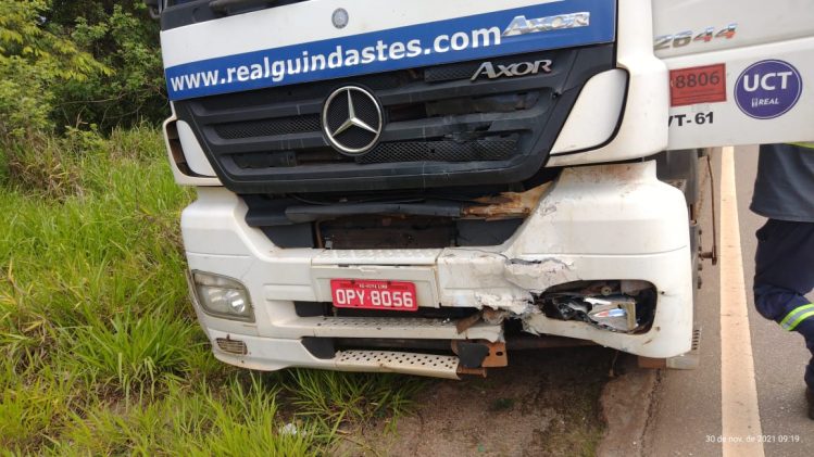 Homem morre em colisão com caminhão em Catas Altas