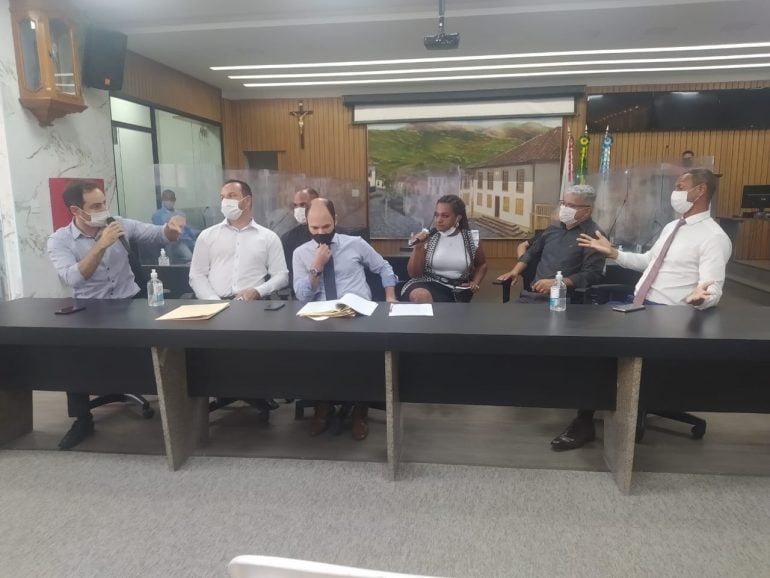 Manobra do líder de governo na Câmara de Itabira gera bate-boca entre vereadores