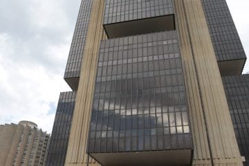 BC atualiza cartilha financeira para migrantes e refugiados