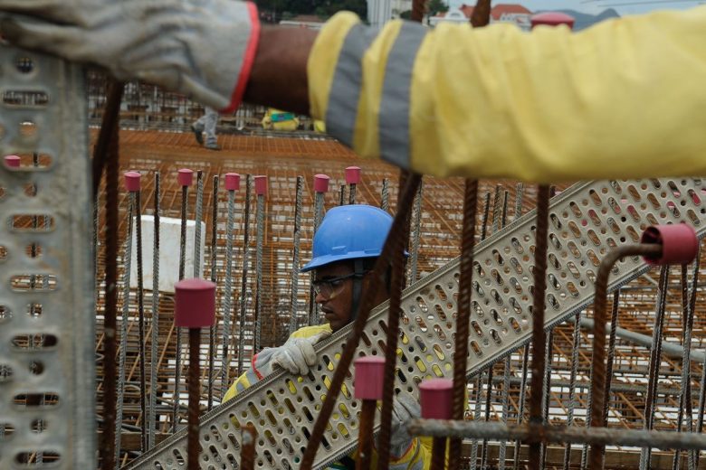 Índice de Confiança da Construção recua pelo segundo mês, diz FGV