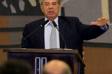 Dólar alto estimula investimentos no país, diz ministro