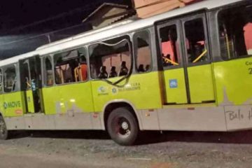 Integrantes de torcida organizada do Cruzeiro atacam ônibus que transportava atleticanos