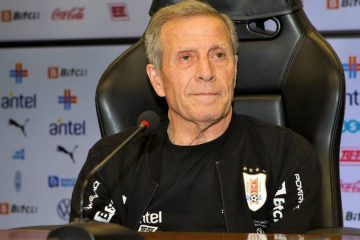 Depois de 15 anos, Óscar Tabárez é demitido do comando da seleção do Uruguai