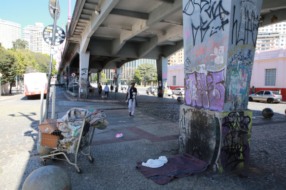 Pessoas em situação de rua contam com ação social nesta quarta-feira, no Dia Mundial dos Pobres