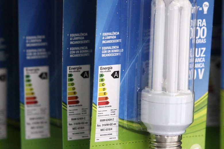 Aneel aprova reajuste na conta de luz em quatro estados