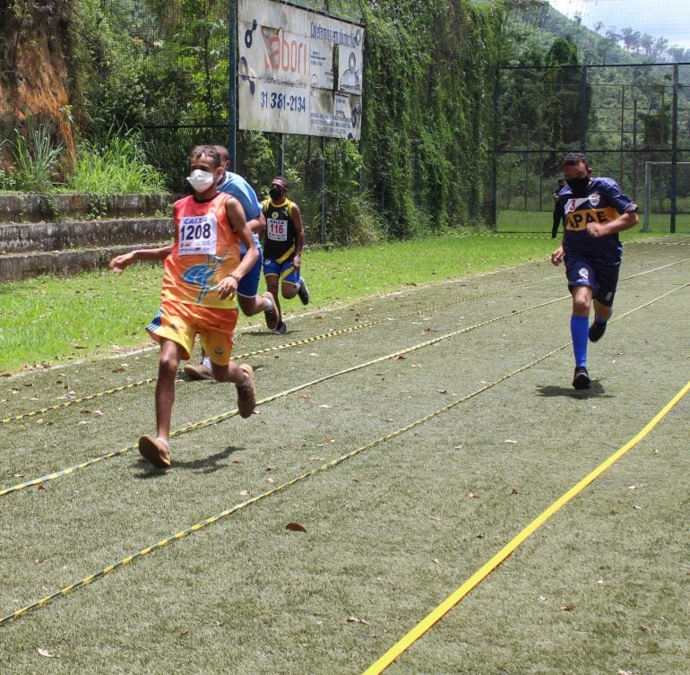 Apaes da região participam de evento esportivo em João Monlevade