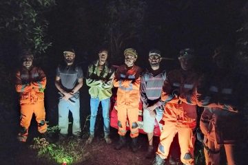 Homens se perdem em trilha em mata fechada e são resgatados por bombeiros