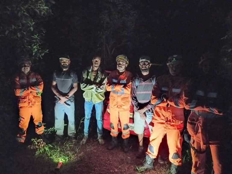 Homens se perdem em trilha em mata fechada e são resgatados por bombeiros