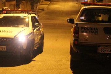 Bandido assalta frentistas e foge em caminhonete que estava sendo abastecida