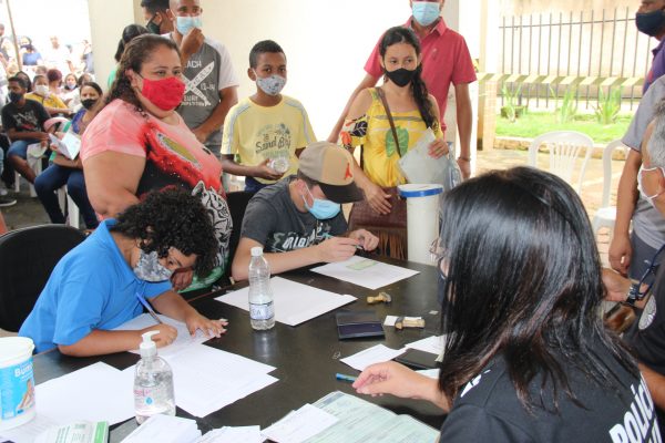 Em seu primeiro dia, mutirão emite mais de 400 carteiras de identidade; ação segue até quinta-feira
