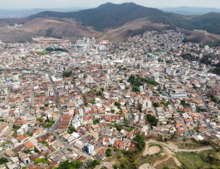 Municípios mineiros podem atrasar pagamento do 13º salário, afirma AMM