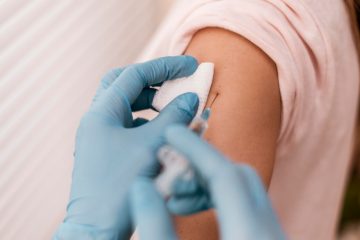 Trabalhadores da saúde de Belo Horizonte são convocados para vacinação com bivalente