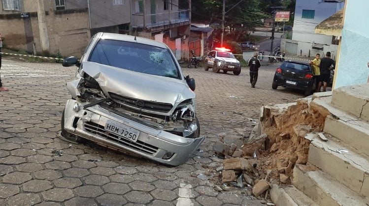 Acidente grave deixa duas pessoas feridas na Vila Piedade, em Itabira