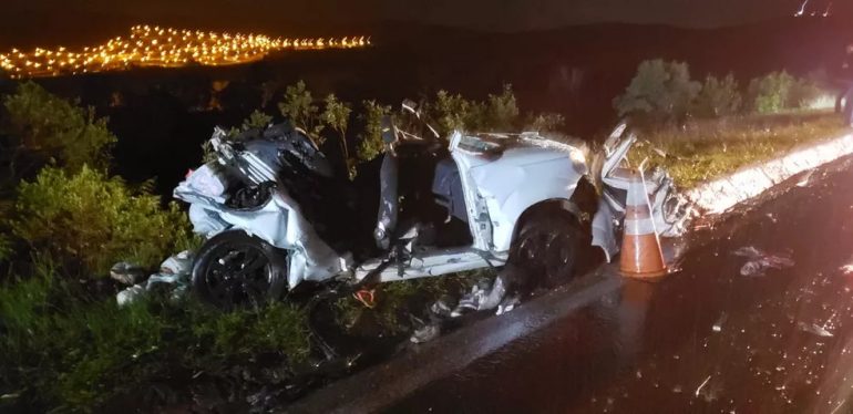 Cinco pessoas morrem em grave acidente na BR-040, em Nova Lima