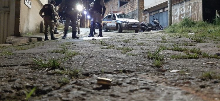 Homem é socorrido após ser baleado no peito em Itabira