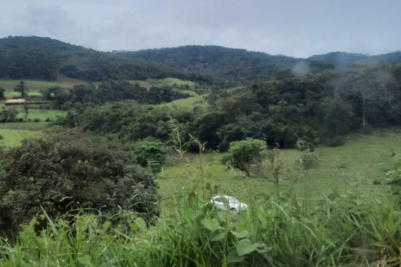 Óleo na pista provoca acidentes e interdita rodovias na região de Santa Barbara