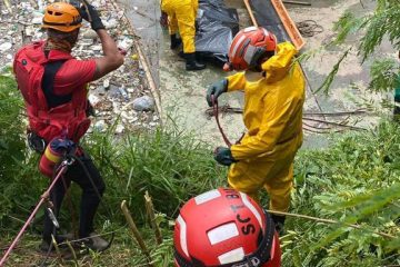 Corpo encontrado na Lagoa da Pampulha estava cercado por jacarés, o que dificultou resgate