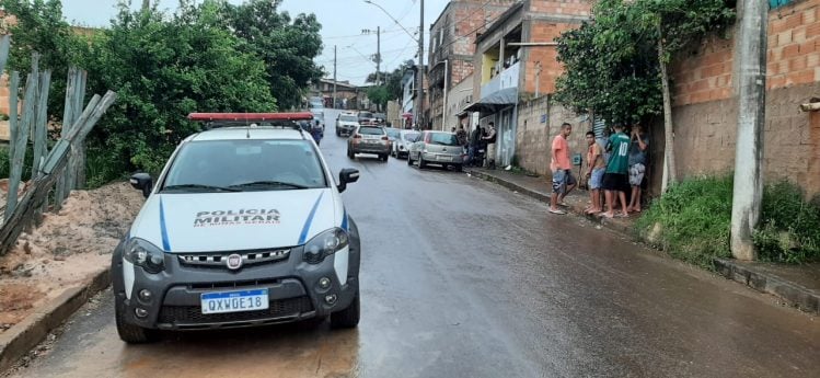 Jovem é morto a tiros dentro de residência no Santa Marta