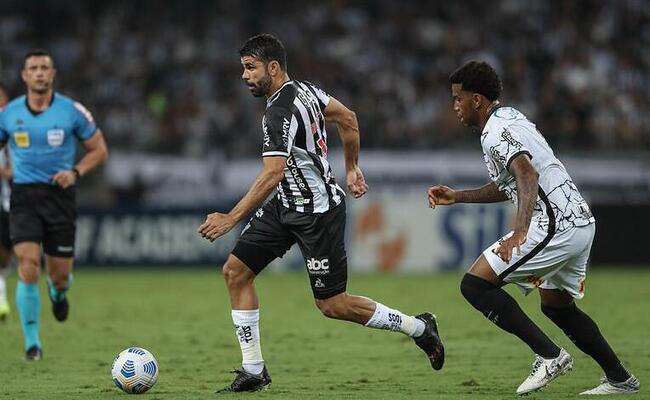 Comentarista afirma que, com Cavani, Corinthians seria melhor que o Atlético