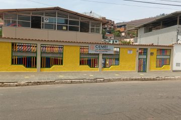 Buscando melhorar o serviço, monitores dos Cemeis participam de formação em Monlevade