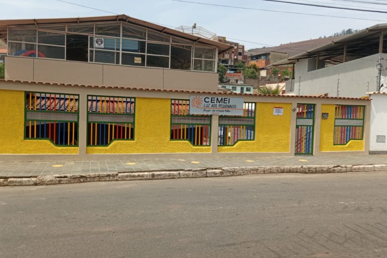 Buscando melhorar o serviço, monitores dos Cemeis participam de formação em Monlevade