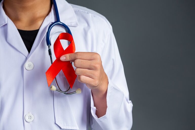 Itabira: Secretaria de Saúde faz campanha contra AIDS no “Dezembro Vermelho”