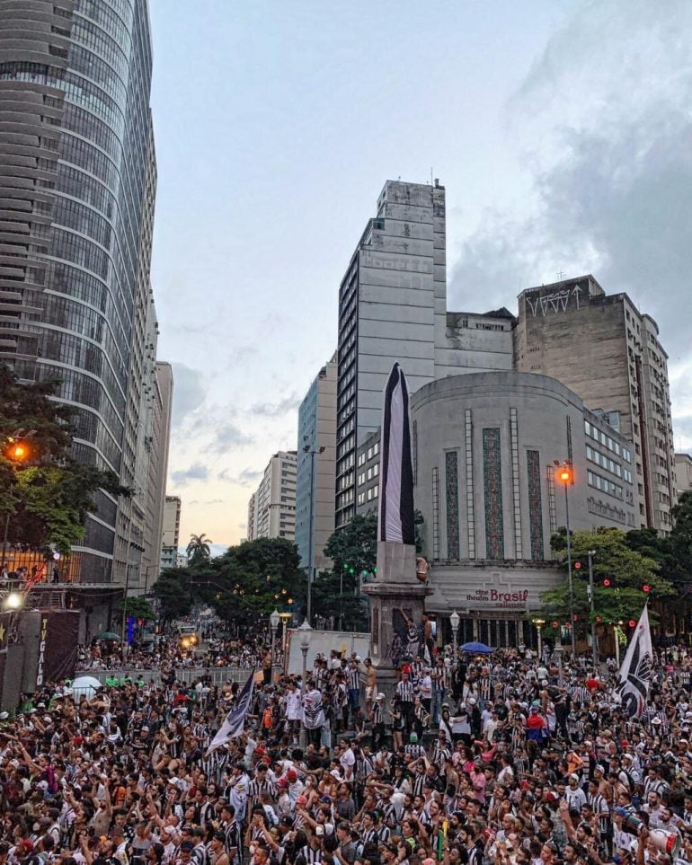 Festa do título em BH teve casos de mal súbito e brigas entre torcedores