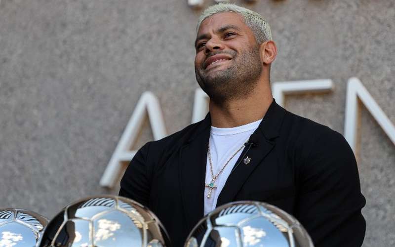 Caetano exalta Hulk: ‘Certamente está entre os maiores do Atlético’