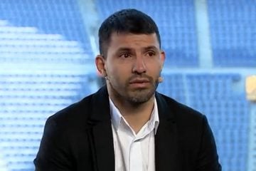 Agüero se emociona ao anunciar aposentadoria devido a problema cardíaco