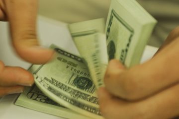 Dólar fica praticamente estável e fecha a R$ 5,31