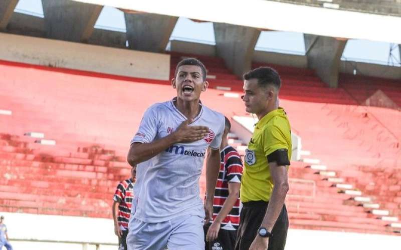 Atlético contrata joia da base do Náutico