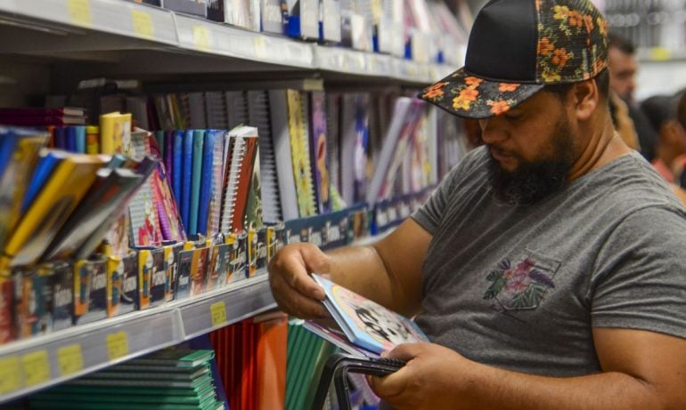 Lista de material escolar não pode conter artigos de uso coletivo; confira dicas do Procon