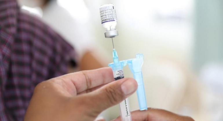 Vacinação contra Covid-19 e gripe neste sábado na Escola Estadual Dona Jenny Faria