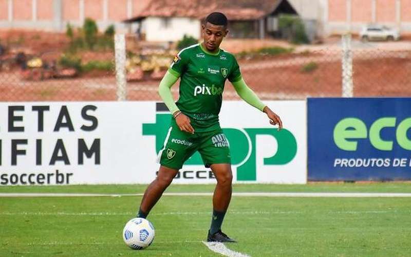 América continua reformulação no elenco e anuncia saídas de três jogadores