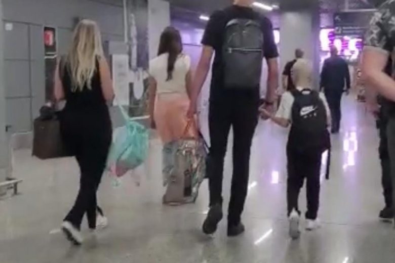Zagueiro Réver, do Atlético-MG, se envolve em tumulto no Aeroporto de Confins