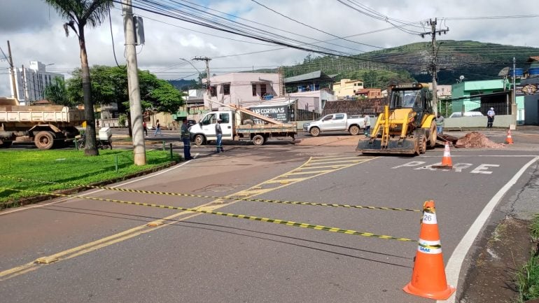 Saae realiza manutenção na Rua Santana e na Avenida Duque de Caxias