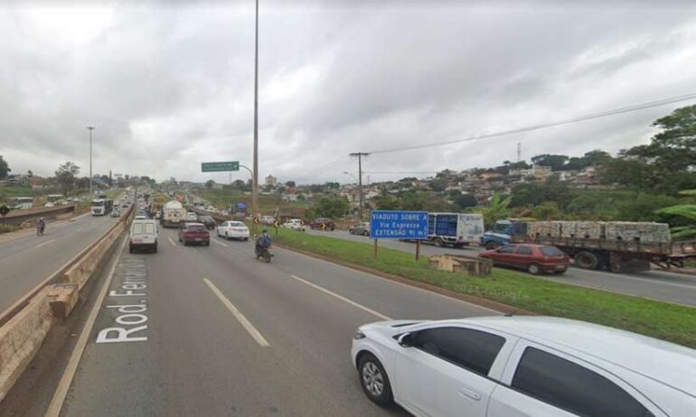 Jovem de 19 anos morre após capotar carro no Anel Rodoviário