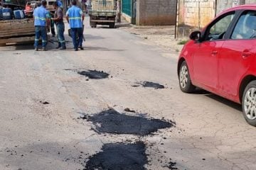 Após período chuvoso deixar buracos nas ruas, Prefeitura de Monlevade recupera vias com asfalto a quente