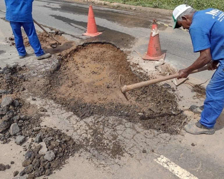 Secretaria de Obras aproveita estiagem e executa operação tapa-buracos em vários pontos de Itabira