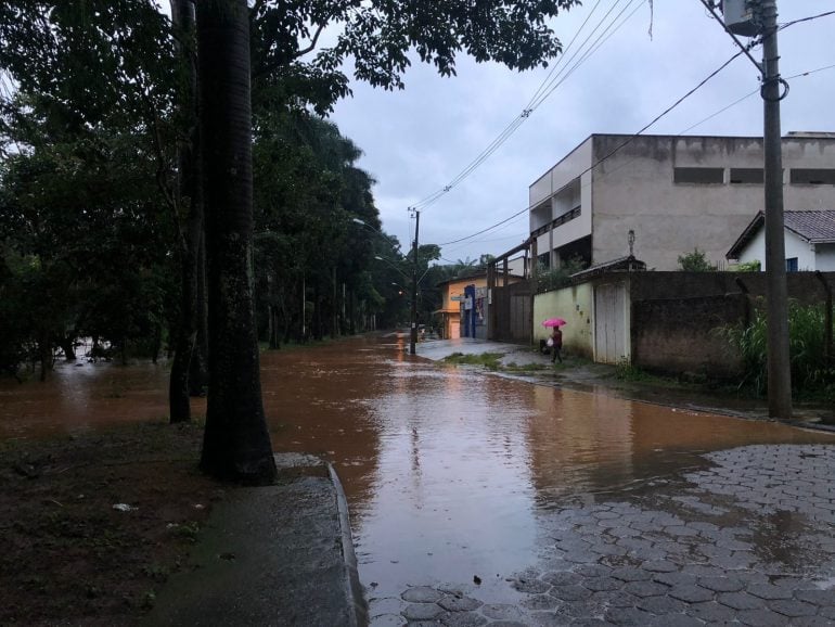 Prefeitura de Nova Era faz campanha de doações para desabrigados