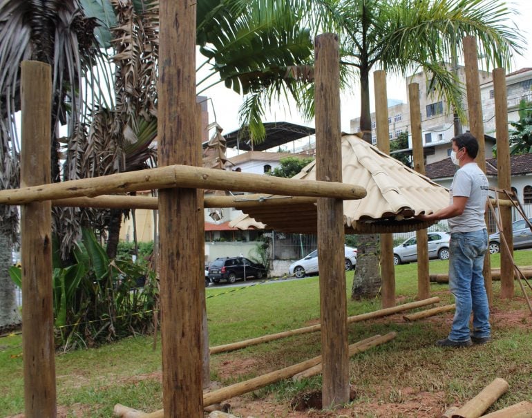 Área externa da Prefeitura de João Monlevade receberá playground