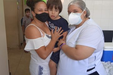 Felicidade e alívio no primeiro dia de vacinação de crianças em Monlevade