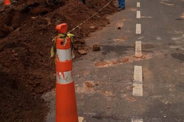 Itabira: Saae realiza manutenção de urgência na rua Zeca Amâncio