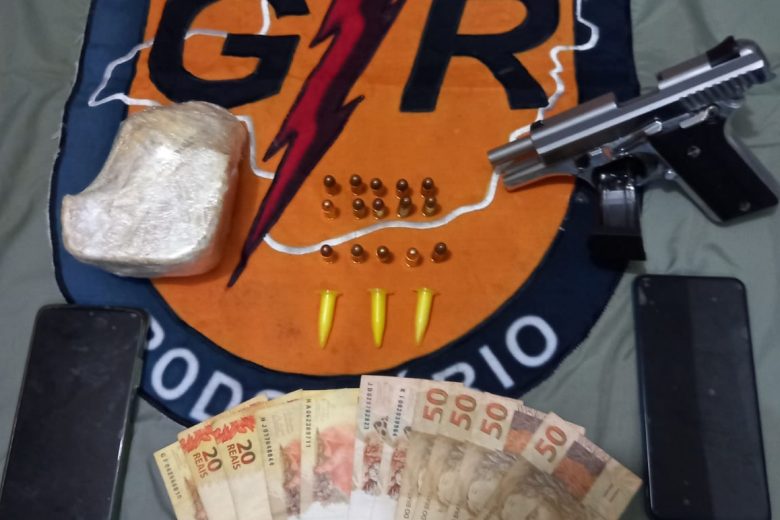 Tático Rodoviário apreende arma e drogas na MGC-120, em Itabira